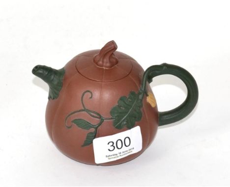 A Yixing Chinese teapot 