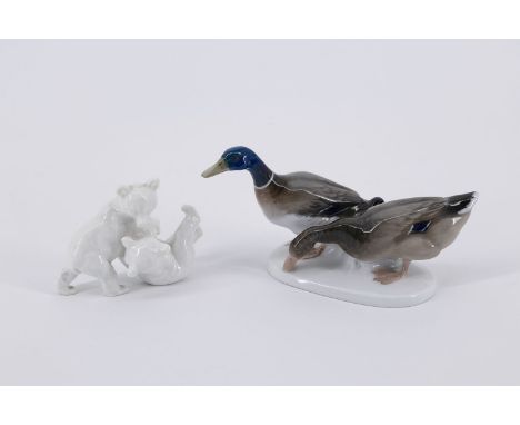 Zwei Tierfigurengruppen Rosenthal, Kunstabteilung Stammwerk Selb, 20. Jh. Spielende Bären nach Entwurf Fritz Heidenreich (189