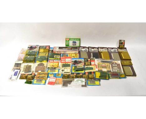 A quantity of model kits relating to railways, mainly HO/OO scale, including Merit, Lima, Airfix, etc, to include a General S