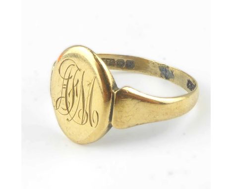 A 9ct rose gold signet ring with engraved initials 'WH', size R, approx. 2.6g.