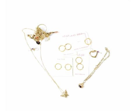 Various items of 9ct and other gold jewellery to include a heart-shaped ropetwist ring, brooches, necklaces, pendant, etc, co
