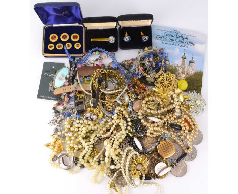 Various items of modern and vintage costume jewellery, watches, brooches, necklaces, bracelets, cufflinks, etc, some silver i