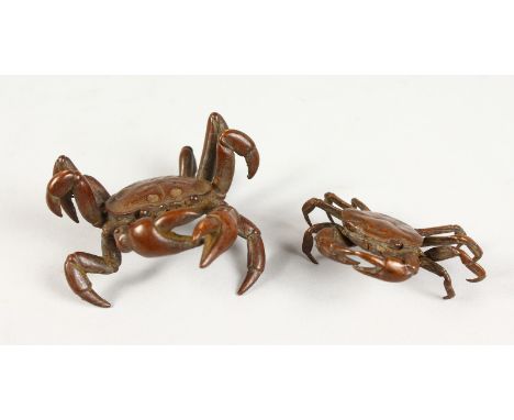 TWO SMALL JAPANESE BRONZE CRABS.