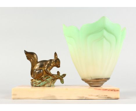 AN ART DECO LAMP, SQUIRREL ON A MARBLE BASE with green globe. 8.5ins long.