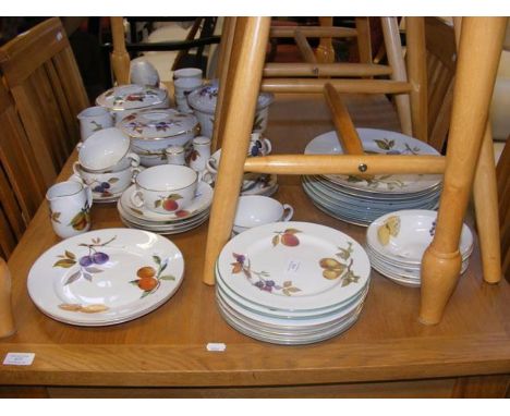 A quantity of Royal Worcester 'Evesham Vale' pattern table and serving ware 