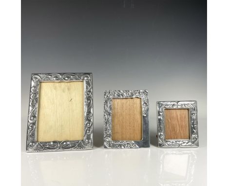 Timeless Mexican picture table frames with glass and wood easel, featuring beautiful leaf pattern decorations. Frame 1: 7.75"