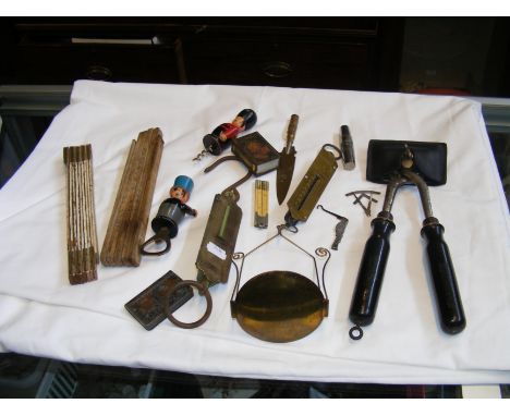 A vintage Salter pocket balance, together with sundry collectables 