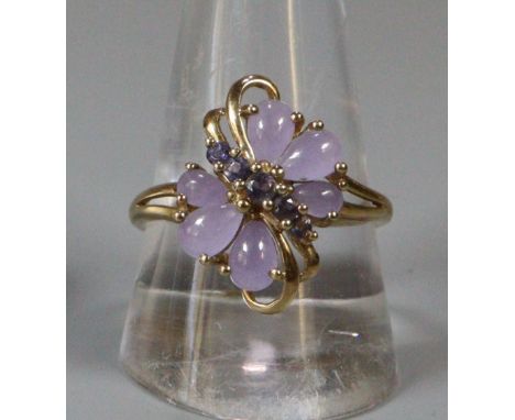 9ct gold purple stone flower design dress ring.  3.3g approx.  Size S.   (B.P. 21% + VAT) 