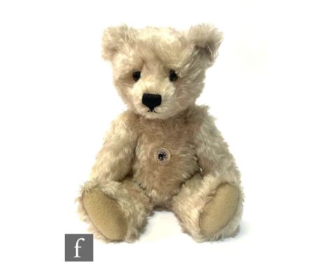 A Steiff 408786 Teddy Bear Replica 1925, off white mohair, limited edition 439 of 1925, chest tag, height 50cm, with generic 