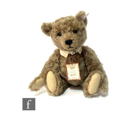 A Steiff 661372 British Collectors Teddy Bear 2004, caramel mohair, limited edition 3606 of 4000, chest tag certificate, heig