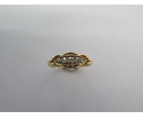 An 18ct yellow gold five stone diamond ring size Q/R - approx weight 3.6 grams - diamonds bright, generally good 