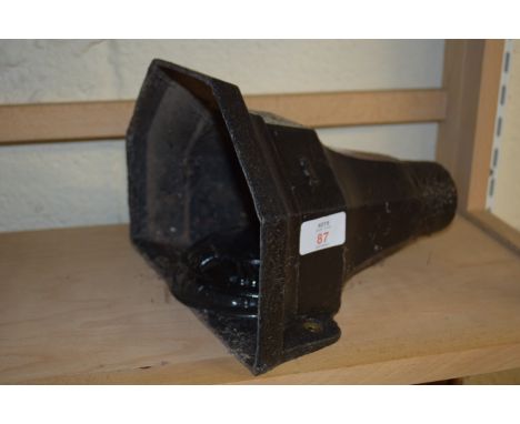 BLACK PAINTED METAL WALL BRACKET