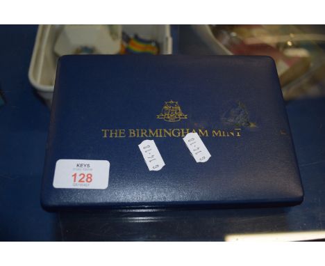 BOX FROM THE BIRMINGHAM MINT WITH PLAQUES FOR FOREIGN COUNTRIES FROM THE FIRST EEC REFERENDUM JUNE 1975