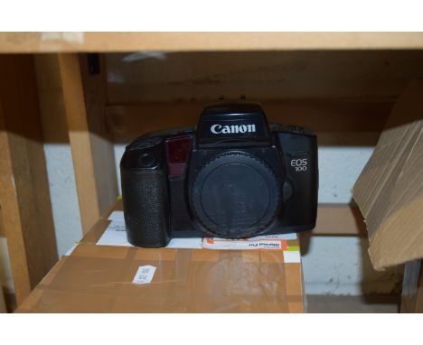 BOX CONTAINING CANON E05100 CAMERA, AND INSTRUCTION MANUAL AND CARRYING STRAP