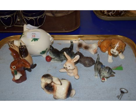 TRAY CONTAINING SMALL ANIMAL MODELS, GOEBEL RABBIT, A SEAL, ETC
