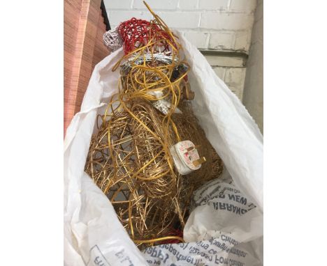 LIGHT-UP CHRISTMAS TWIG FIGURE
