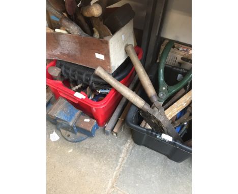 3 BOXES OF TOOLS & AN ENGINEERS VICE