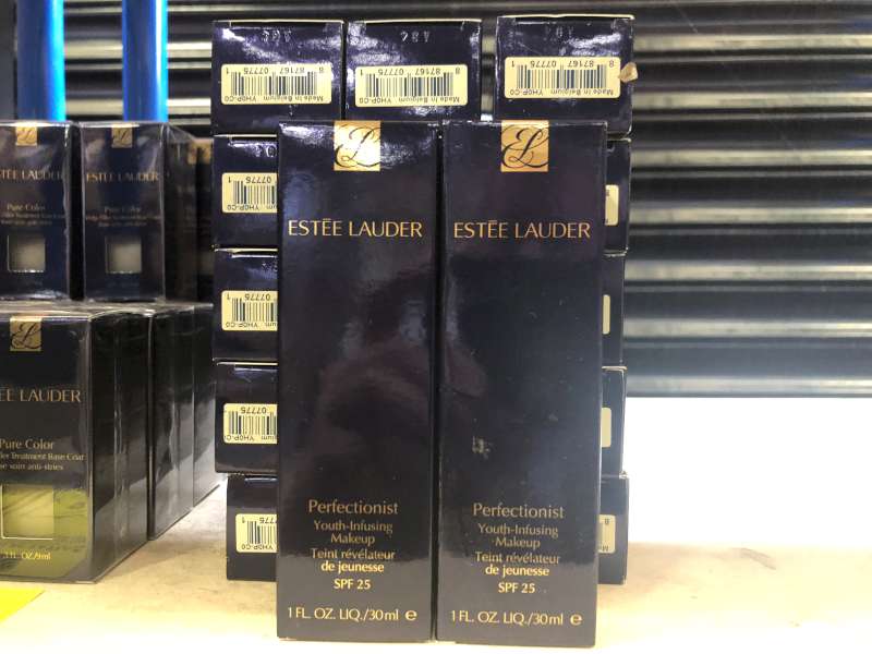 Amazon Com Estee Lauder Perfectionist Spf 25 Youth Infusing Makeup