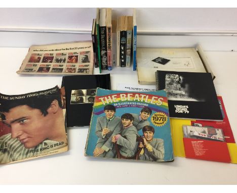 BEATLES BOOKS / LINDA MCCARTNEY CALENDAR BOOK - Lot to include 1x Linda McCartney - Linda's Signs For '79 calendar book, 1x P