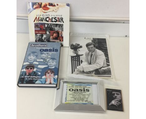 OASIS MEMORABILIA - Lot to include 1x framed ticket from Oasis performance at The Hacienda, Manchester on 5th September 1994,