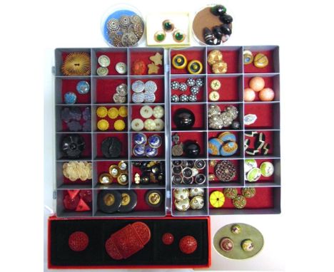 BUTTONS - ASSORTED in various materials, including veil buttons and shoe button covers; also three Chinese cinnabar lacquer b