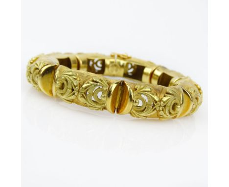 Vintage 18 Karat Yellow Gold Link Bracelet. Signed 750. Good vintage condition. Measures 7-1/4" L, 1/2" W. Approx. weight: 51