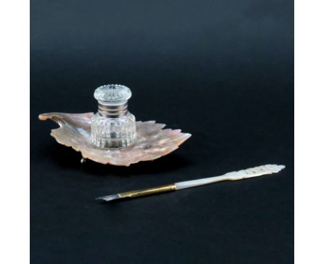 Vintage Sengbusch Mother of Pearl Inkwell and Dip Pen. Leaf form mother of pearl base  and flower motif on the stem of the di