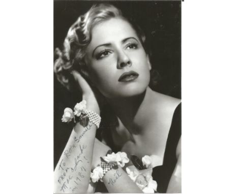 Mae Clarke signed 6x4 black and white photo. August 16, 1910 – April 29, 1992) was an American actress. She is widely remembe