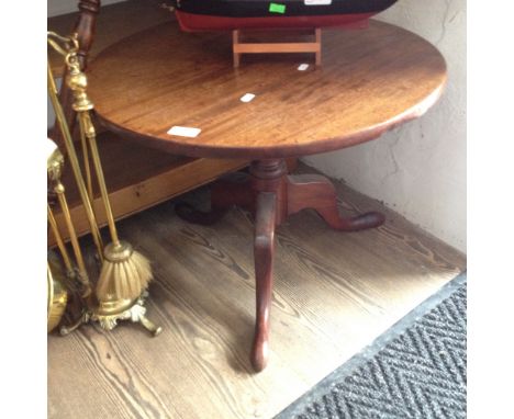 A LOW GEORGIAN MAHOGANY TRIPOD TABLE   H43CM DIAM 58CM