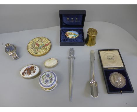 A compact, trinket pots, an Edward VII medallion, City and Guilds of London Institute Technical Education to Maurice Charles 