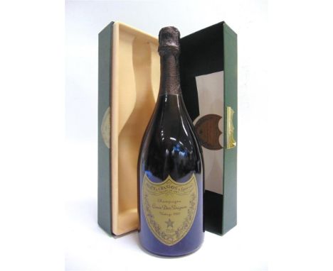 CHAMPAGNE - MOET ET CHANDON CUVEE DOM PERIGNON VINTAGE 1993  one bottle (750ml), boxed.