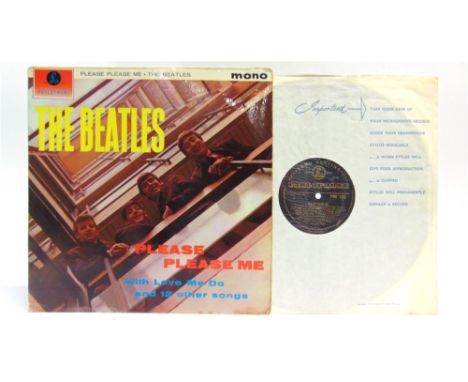 RECORDS - THE BEATLES, PLEASE PLEASE ME LP first UK mono, Parlophone PMC 1202, with black and gold label, Dick James credit f