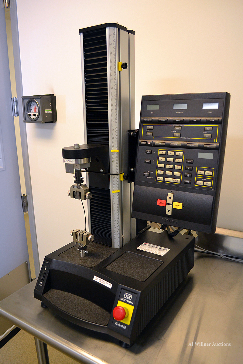 Test4442 Models Instron Model 4442 Tensile Tester, s/n 4442-C6553 w/ Dell PC & NEC ...