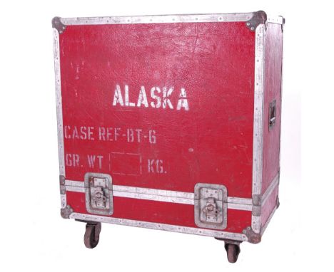 Bernie Marsden &amp; Alaska - heavy duty Packhorse Case Co Ltd flight case on wheels suitable for a 4 x 12 speaker cabinet, b