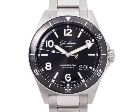 GLASHÜTTE ORIGINAL "Sea Q Panorama Datum" Ref 1-36-13-01-80-70 Herrenuhr. Box und Papiere. Edelstahl. Glasboden. Automatik-We