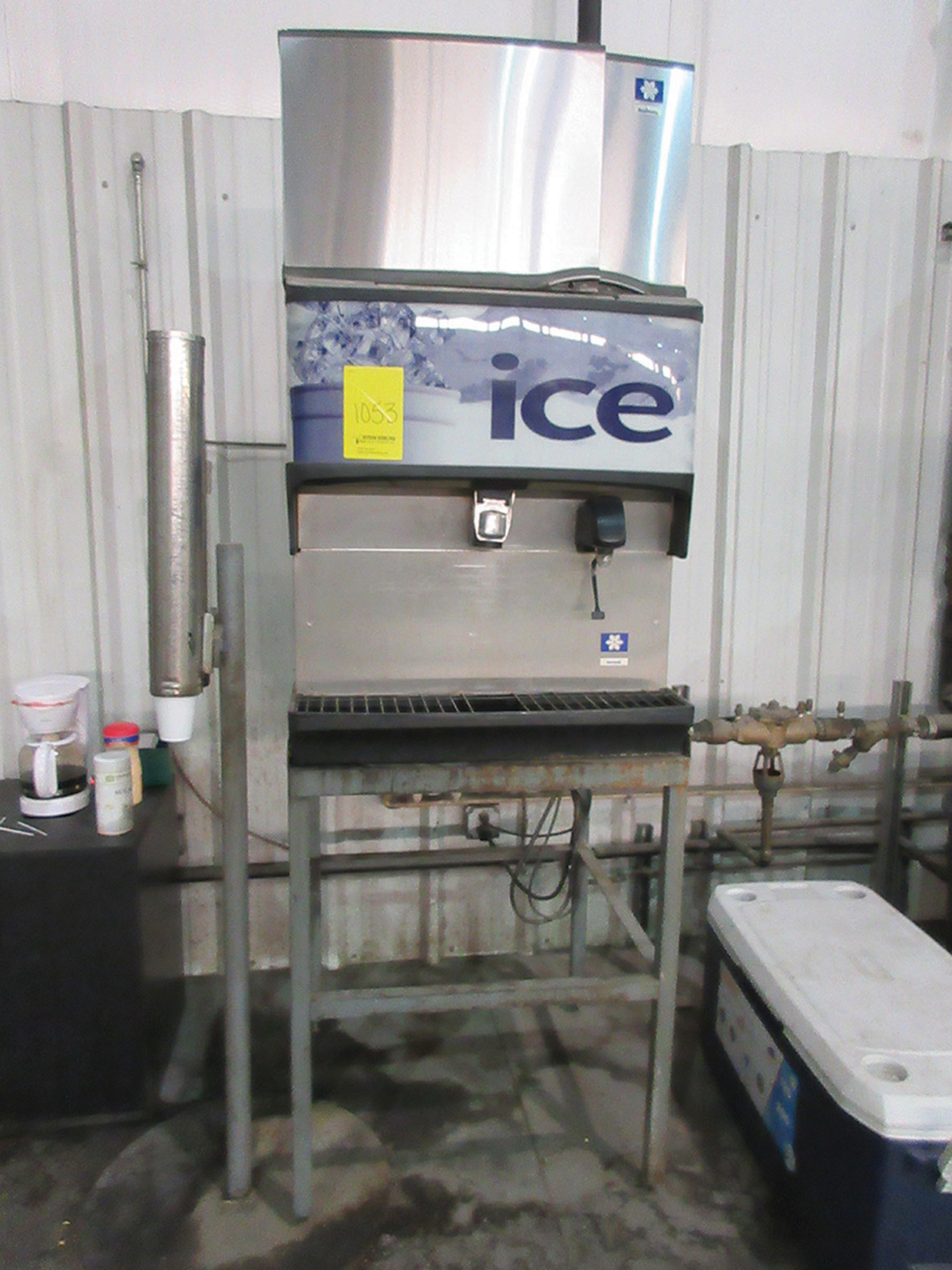 MANITOWOC S200 ICE MACHINE W/ WATER DISPENSER