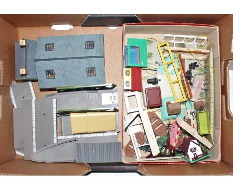 Tray containing various Hornby and continental style buildings including goods shed, station platforms, girder bridge and oth