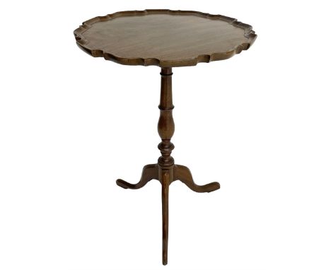 Georgian style mahogany tripod table, moulded piecrust border top on turned stem, three splayed faceted supportsDimensions: H