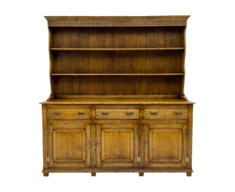 Traditional Georgian style distressed light oak dresser, fitted with three drawers and three cupboards, two tier plate rackDi