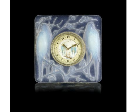 RENÉ LALIQUE (FRENCH, 1860-1945)A Pre-War 'Inséparables' 8 Day Desk Clock, design introduced in 1926clear and opalescent glas