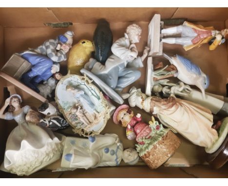 A collection of ceramic figures: Leonardo, Lladro style figures, resin bird figure etc (1 tray). 