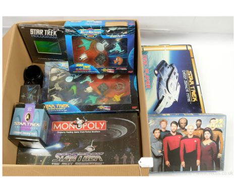 Quantity of Star Trek collectables including x three mugs, one ceramic figural, Deep Space Nine disc player, The Next Generat