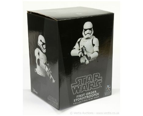 Gentle Giant Star Wars First Order Stormtrooper collectible mini bust, Limited Edition number 3411/3700, Mint, sealed inside 