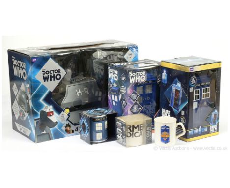 Quantity of Doctor Who related collectables includes Character 4th Doctor Radio Controlled K9 MKII, Zeon Tech Tardis smart ph