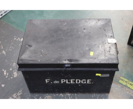 Black tin trunk, 51 cm x 36 cm x 32 cm deep
