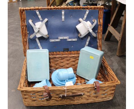 Vintage picnic hamper 