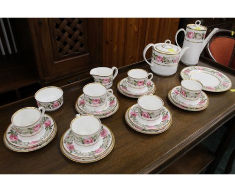 Royal Worcester Royal Garden pattern tea and coffee service, (22 pieces)