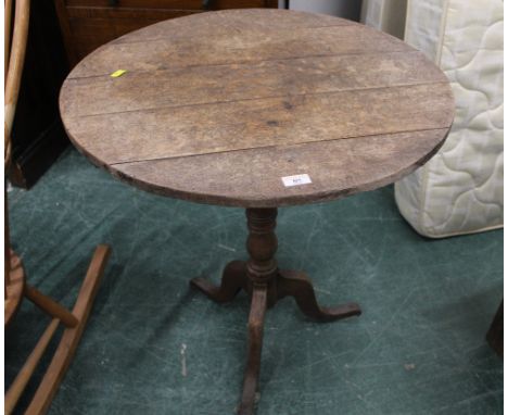 Georgian oak tripod occasional table, height 73 cm, top diameter 67 cm
