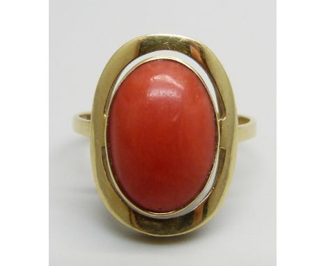 A 14ct gold and coral ring, 4.4g, R 