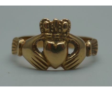 A 14ct gold Claddagh ring, 3.5g, N 